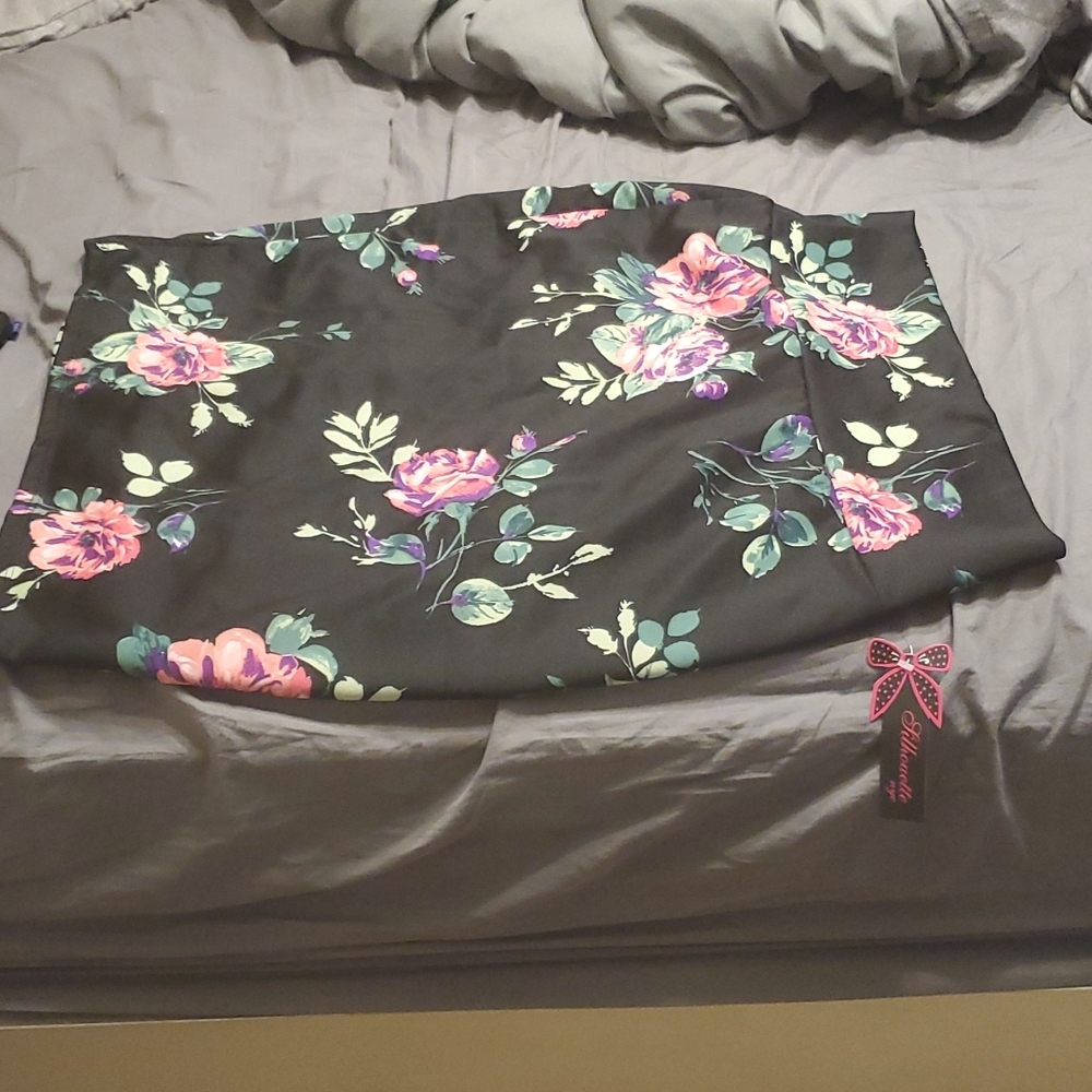 BlackSkirt with flowers